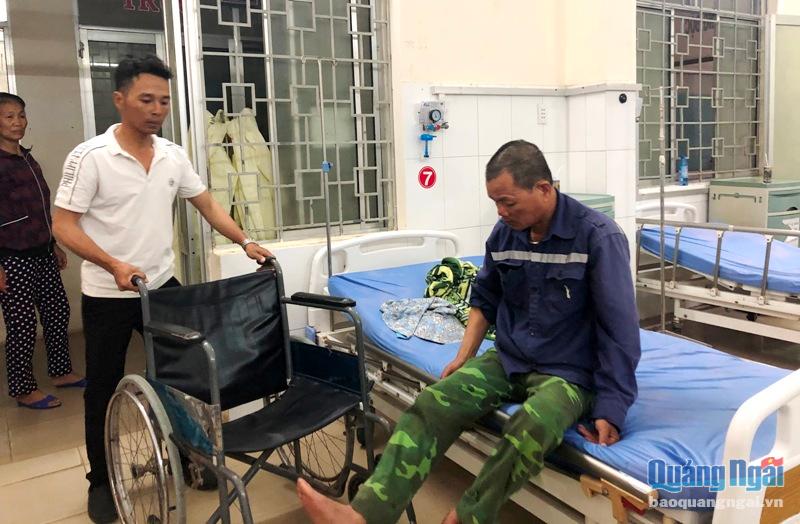 Các nạn nhân đang được điều trị tại Bệnh viên đa khoa huyện Tư Nghĩa