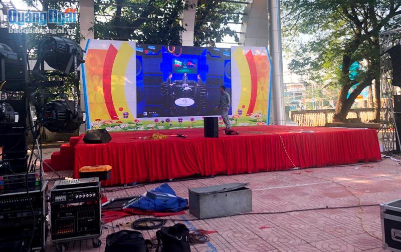 Một sân khấu lớn cũng được dựng sẽ tạo nên bữa tiệc bóng đá thực sự người hâm mộ xem trận chung kết của U22 Việt Nam.