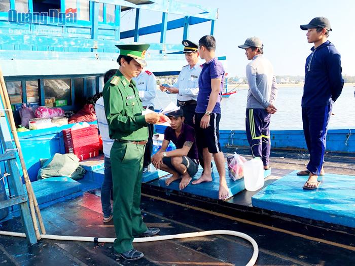 Ban Chỉ đạo về IUU tỉnh yêu cầu các lực lượng chức năng tăng cường công tác kiểm tra và quản lý việc ra, vào cảng của các tàu cá. 