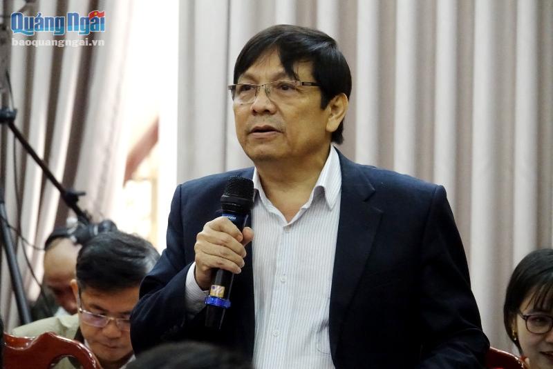 Giám đốc Sở Xây dựng Nguyễn Phong trả lời chất vấn