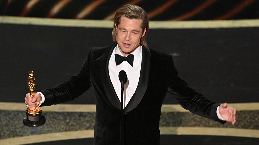 Brad Pitt giành giải Nam diễn viên phụ xuất sắc nhất tại Oscar 2020. 