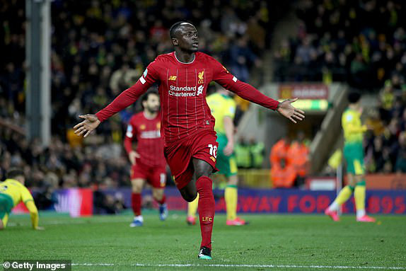  Mane ăn mừng bàn mở tỉ số cho Liverpool - Ảnh: GETTY IMAGES