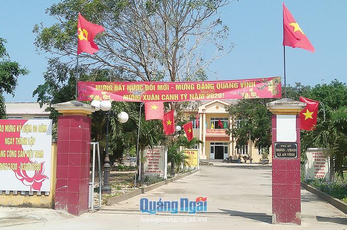 Từ ngày 1.4.2020, huyện Lý Sơn sẽ không còn chính quyền cấp xã.  Trong ảnh: Trụ sở HĐND - UBND xã An Vĩnh.