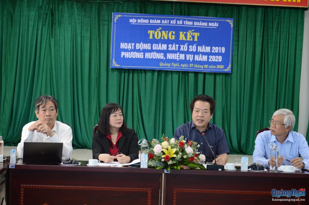 Phó Chủ tịch UBND tỉnh Võ Phiên phát biểu tại buổi tổng kết.