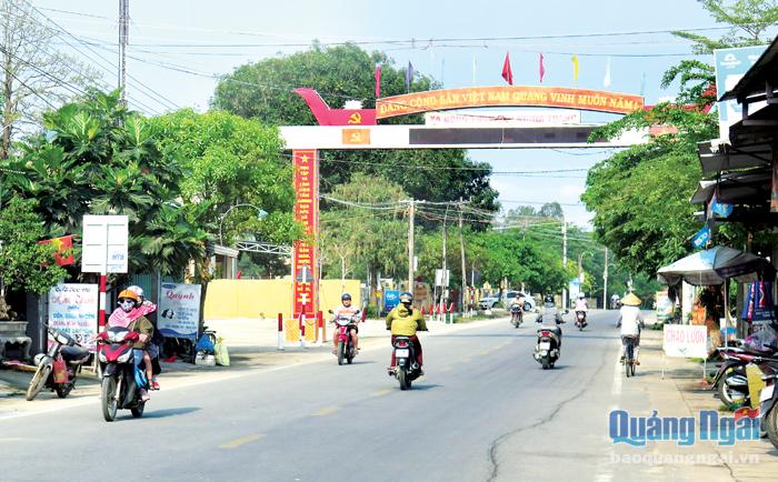 Trung tâm xã Nghĩa Thắng (Tư Nghĩa) ngày càng phát triển, sầm uất.