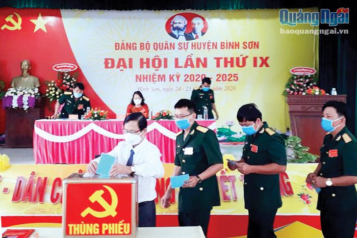 Đại hội đại biểu Đảng bộ Quân sự huyện Bình Sơn, đơn vị được Đảng ủy Quân sự tỉnh chọn tổ chức đại hội điểm.  Ảnh: Đ.Minh
