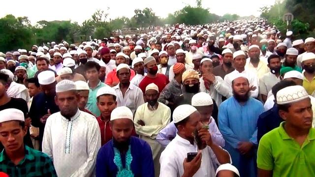 Hơn 100.000 người dự đám tang một nhà truyền giáo ở Bangladesh. (Ảnh: Getty)