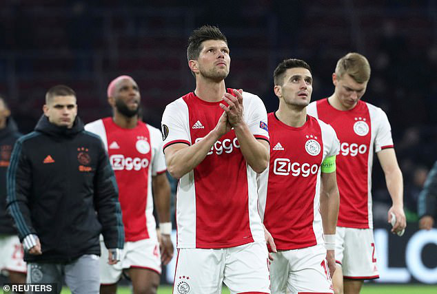 Ajax ngỡ ngàng khi không được công nhận vô địch