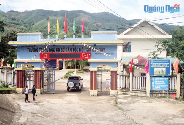 Cơ sở vật chất, trường lớp học ở huyện Sơn Tây được đầu tư, đáp ứng nhu cầu học tập của học sinh. 