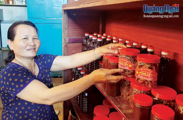 Sau 2 năm khởi nghiệp, sản phẩm hải sản khô tẩm gia vị Hồng Tiến của bà Phạm Thị Hồng đã tìm được chỗ đứng trên thị trường. 