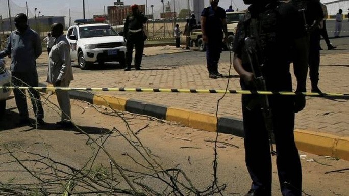  Các vụ tai nạn liên quan đến ô tô xảy ra phổ biến ở Sudan. Ảnh: Khaleej Times