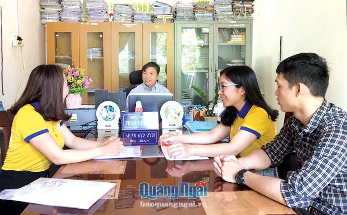 Trường Đại học Phạm Văn Đồng tư vấn tuyển sinh tại Trường THPT Đinh Tiên Hoàng (Sơn Tây).