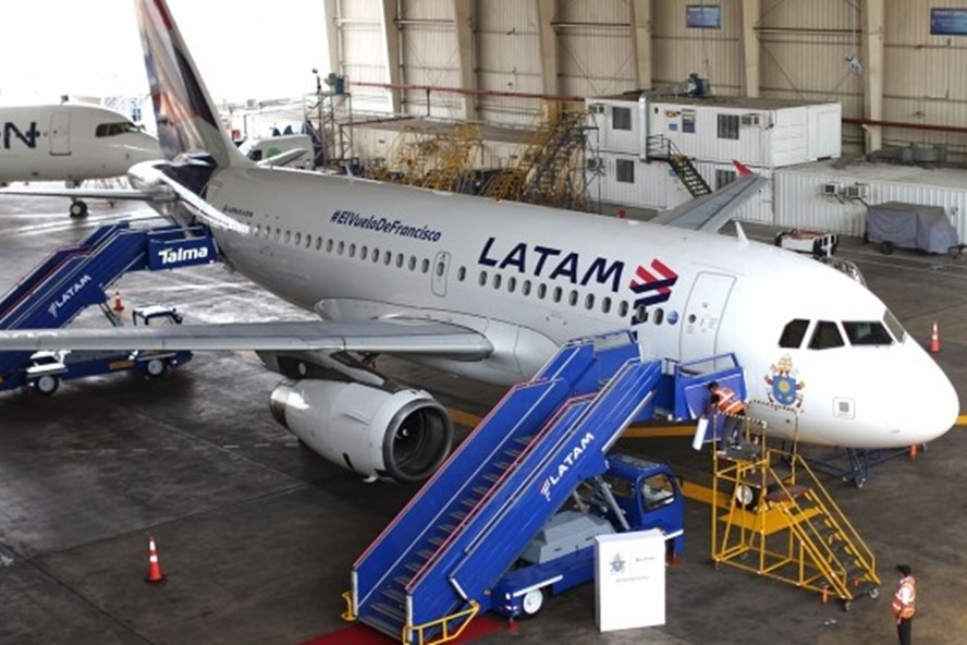Hãng hàng không LATAM lớn nhất Mỹ Latinh đệ đơn xin phá sản do COVID-19. Ảnh: AFP