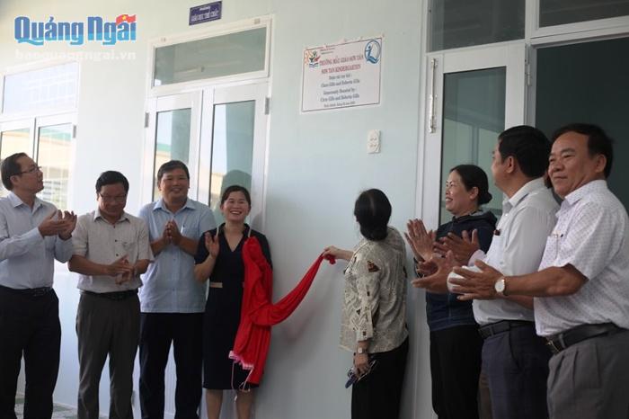 Sau khoảng 1 năm thi công, Đại diện Quỹ Bảo trợ trẻ em tỉnh cùng tổ chức Children of Vietnam, chính quyền địa phương cùng nhà trường thực hiện