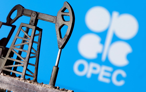 Tổ chức các nước xuất khẩu dầu mỏ (OPEC), Nga và các đồng minh ngày 6-6 thống nhất kéo dài thỏa thuận cắt giảm sản lượng dầu đến hết tháng 7-2020 - Ảnh: REUTERS