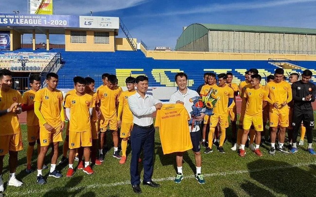 HLV Nguyễn Thành Công đã chính thức ra mắt đội bóng mới - CLB Thanh Hóa