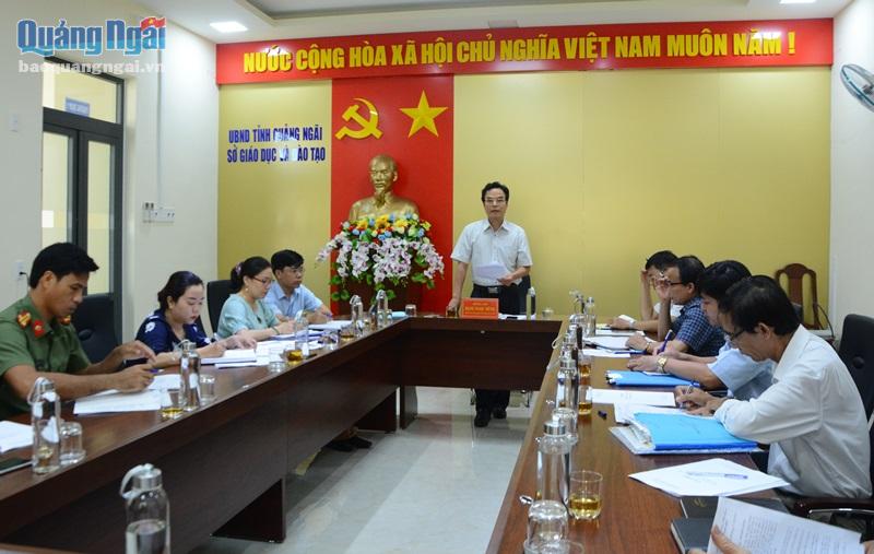 Phó Chủ tịch UBND tỉnh Đặng Ngọc Dũng phát biểu tại cuộc họp.