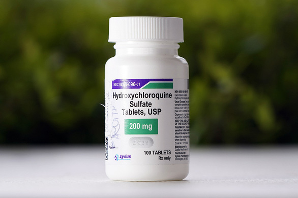 Một chai thuốc hydroxychloroquine - Ảnh: AP