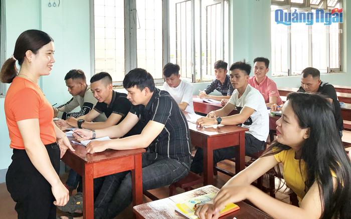 Các lớp học tiếng Hàn tại Trung tâm Dịch vụ việc làm tỉnh đã hoạt động trở lại sau thời gian tạm ngừng vì dịch Covid-19.