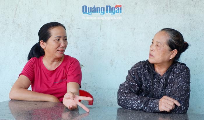 Phó Chủ tịch Hội LHPN xã Tịnh Hà (Sơn Tịnh) Nguyễn Thị Hoàng Diệu (bên trái) luôn hết lòng vì phụ nữ và sự phát triển của quê hương.