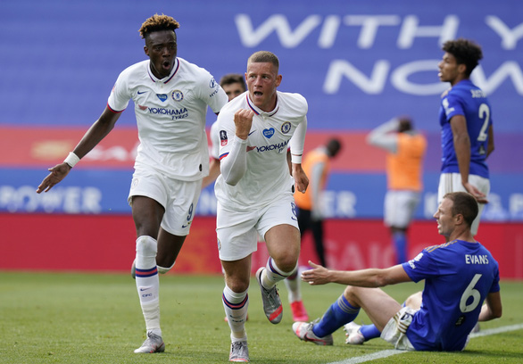 Ross Barkley - người hùng của Chelsea trong chiến thắng trước Leicester - Ảnh: REUTERS