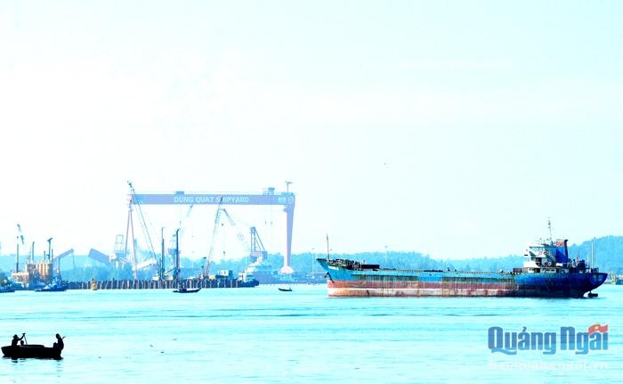 Cảng Dung Quất cần được nâng cấp và mở thêm nhiều tuyến kết nối để tăng tính  hiệu quả.