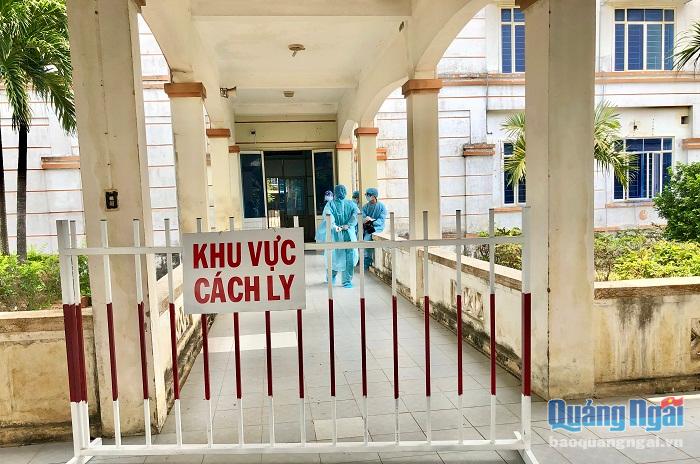 Khu vực cách ly tại cơ sở 2 Trung tâm Y tế huyện Bình Sơn- nơi đang tiếp nhận điều trị bệnh nhân 370