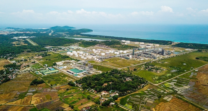 Nhà máy lọc dầu Dung Quất – “viên gạch” đầu tiên của công trình lớn Khu kinh tế Dung Quất