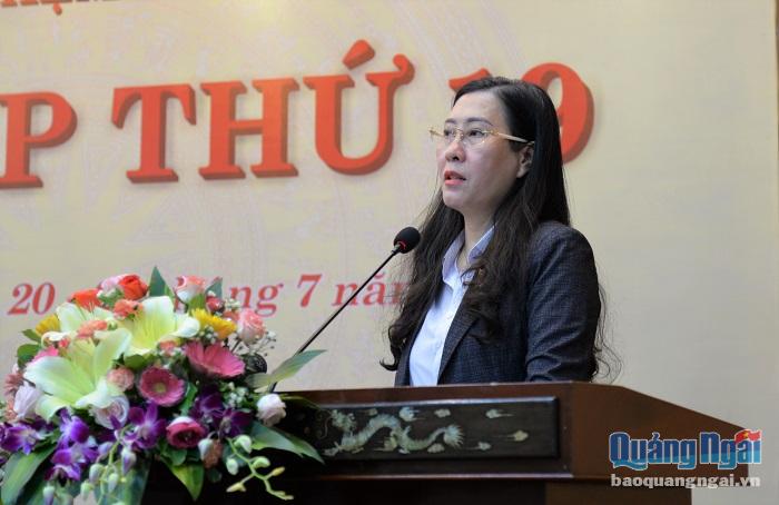 Phó Bí thư Thường trực Tỉnh ủy, Chủ tịch HĐND tỉnh Bùi Thị Quỳnh Vân phát biểu kết luận phiên thảo luận