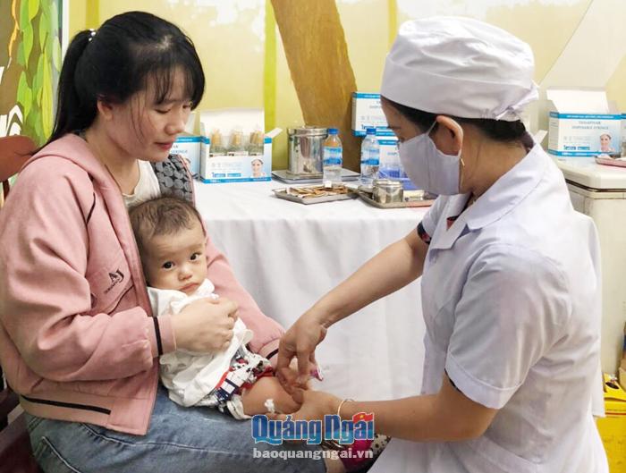 Trẻ em cần được tiêm chủng vắc xin phối hợp phòng bệnh bạch hầu.