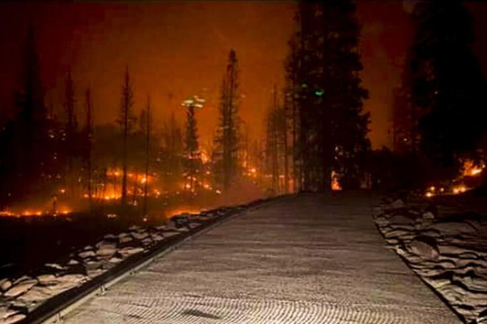 Một vụ cháy rừng ở bang California vào ngày 5-9. Ảnh: EPA-EFE