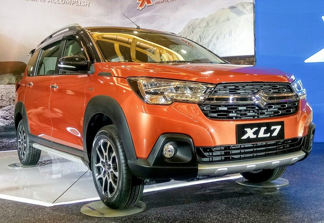 Suzuki XL7 có giá bán rẻ hơn đáng kể so với Xpander và Xpander Cross