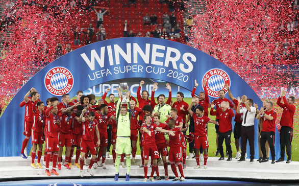 Các cầu thủ Bayern Munich ăn mừng danh hiệu Siêu cúp châu Âu 2020 - Ảnh: REUTERS