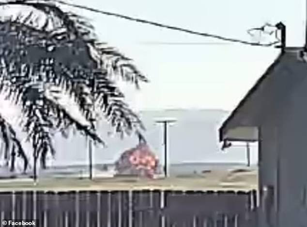 Hình ảnh camera cho thấy máy bay F-35B bốc cháy khi rơi xuống. Ảnh: Facebook