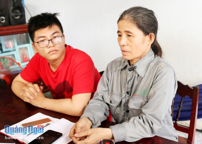 Chị Nguyễn Thị Lai  cùng cậu con trai Nguyễn Ngọc Minh.