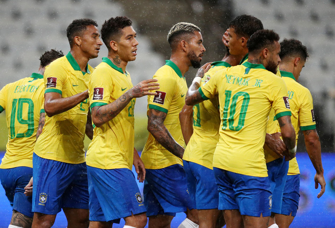 Niềm vui chiến thắng của Brazil ở lượt trận mở màn