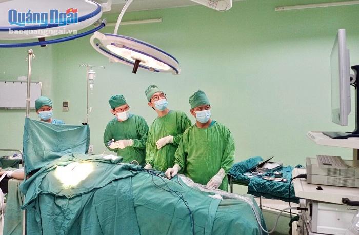 Hiện tại Bệnh viện Đa khoa Quảng Ngãi đã có thể thực hiện nhiều phẫu thuật phức tạp, ngang tầm khu vực