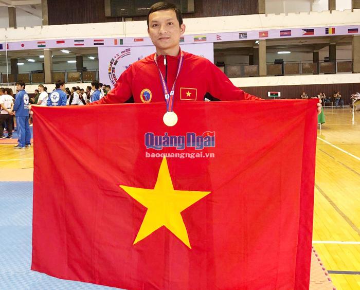 VĐV Vovinam Nguyễn Văn Tiên đoạt HCB giải Vovinam thế giới diễn ra tại Campuchia năm 2019.  ẢNH: N.VIÊN