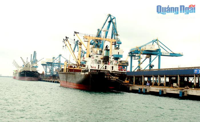 Hệ thống cảng nước sâu là một lợi thế lớn trong thu hút đầu tư vào KKT Dung Quất.