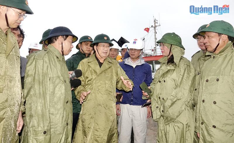 Phó Thủ tướng Trịnh Đình Dũng chỉ đạo tại buổi kiểm tra
