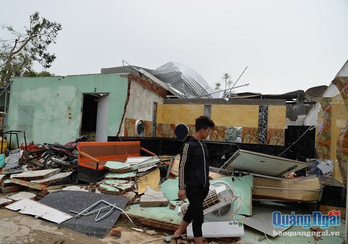 Nhiều ngôi nhà của người dân bị đổ ngã, hư hỏng lớn