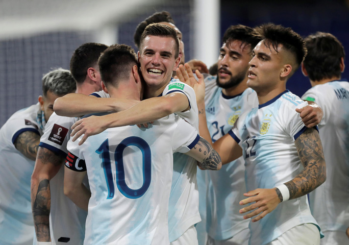 Vòng loại Word Cup 2022: Messi mất bàn oan uổng, Argentina vẫn lên ngôi đầu