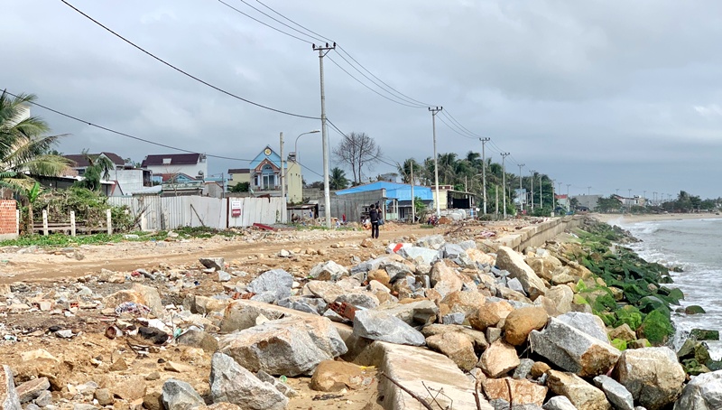 Video: Người dân Sa Huỳnh mong có kè chắn sóng kiên cố