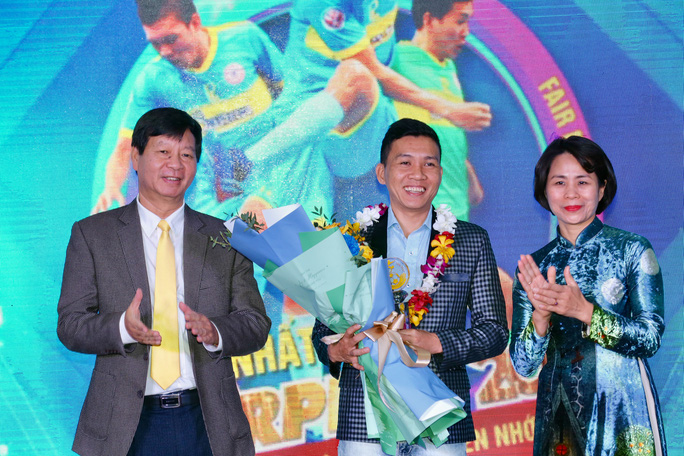 Fair Play 2020: Vinh danh cầu thủ futsal Nguyễn Nhớ