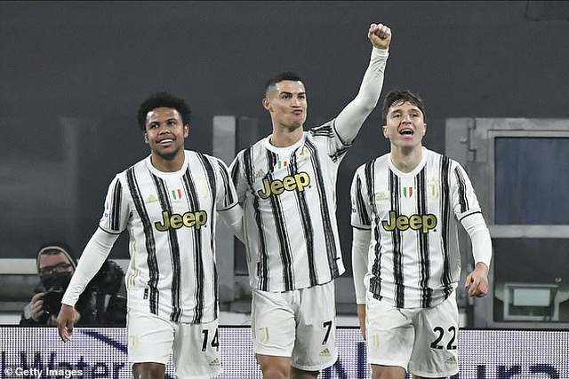 C.Ronaldo &quot;nổ súng&quot;, Juventus xuất sắc hạ gục AS Roma