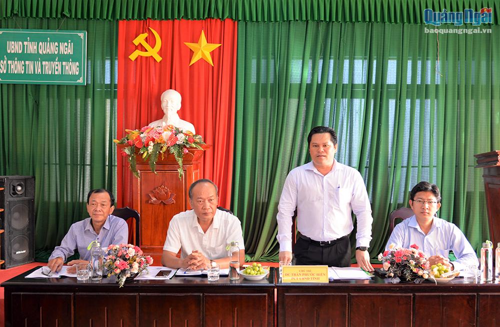 Phó Chủ tịch UBND tỉnh Trần Phước Hiền làm việc với Sở TT&amp;TT