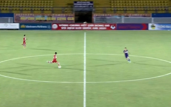Thái Bá Đạt ghi bàn từ giữa sân, U19 PVF thắng trận ra quân