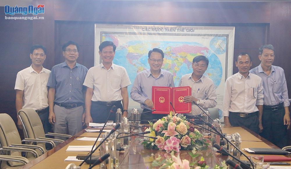 BQL KKT Dung Quất và các KCN Quảng Ngãi ký kết quy chế phối hợp với Cục Thuế Quảng Ngãi