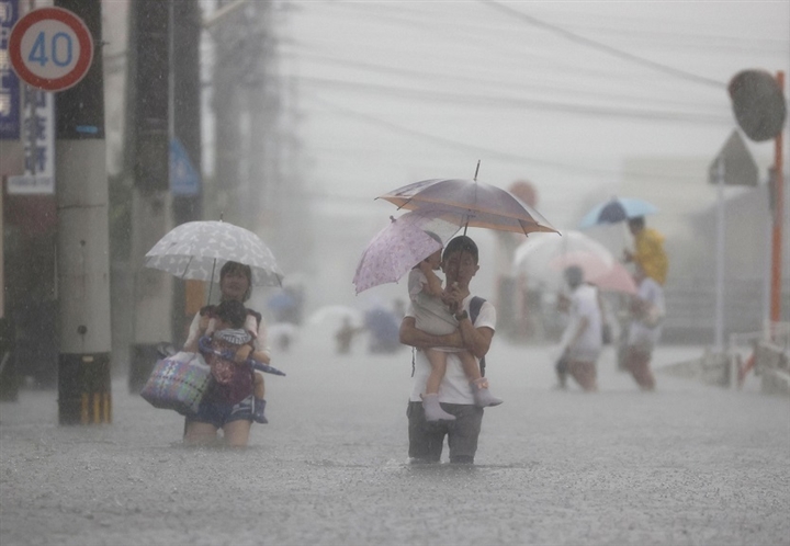 Mưa lớn khủng khiếp, Nhật Bản kêu gọi 1,5 triệu dân sơ tán khẩn