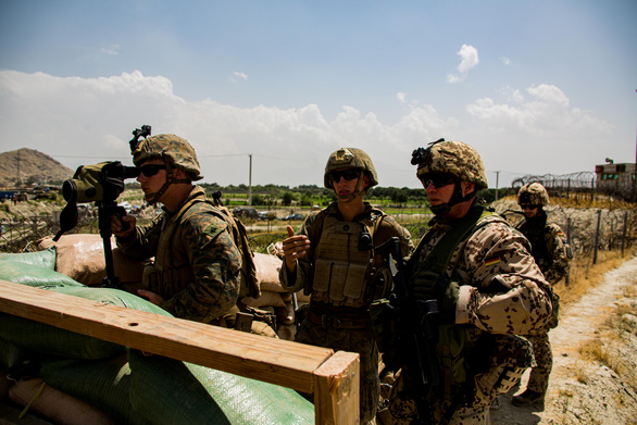 Mỹ bắt đầu rút quân khỏi sân bay Kabul